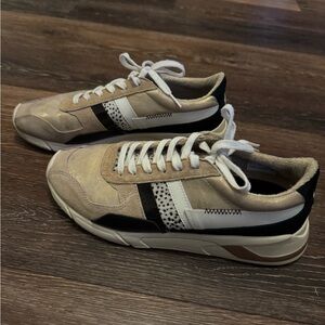 Women’s Beige and Black Gola Sneakers